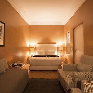 Kamer met een Queen Size Bed